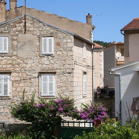 Holiday Home Isabella Vis Exterior foto